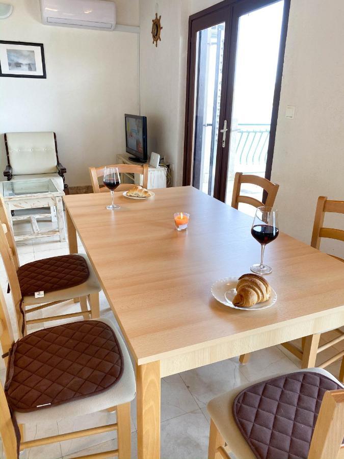 Seaview & Beachfront Apartments Jakov Donji Okrug  المظهر الخارجي الصورة