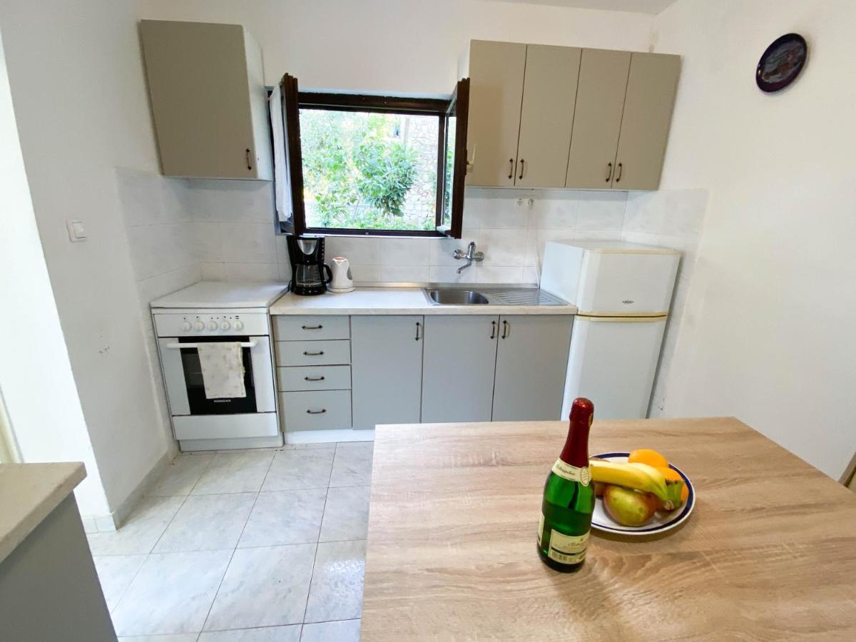 Seaview & Beachfront Apartments Jakov Donji Okrug  المظهر الخارجي الصورة