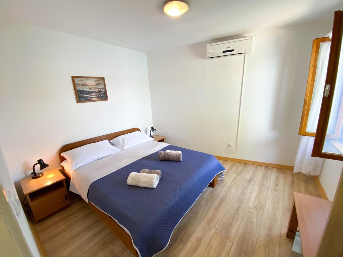 Seaview & Beachfront Apartments Jakov Donji Okrug  المظهر الخارجي الصورة
